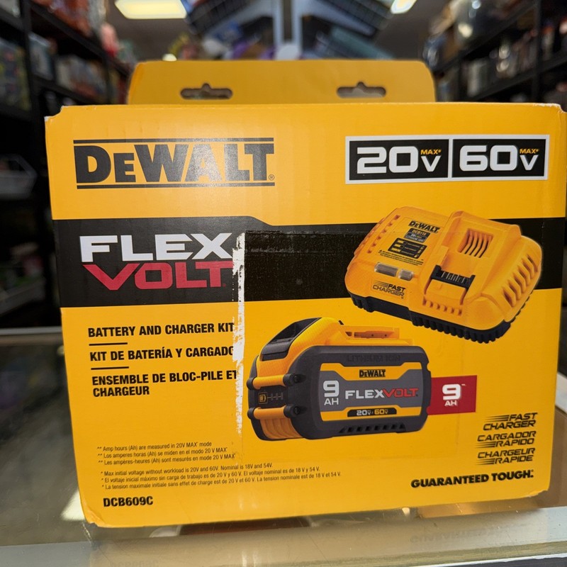 DeWALT 20V/60V MAX FLEXVOLT Lithium-Ion 9Ah Battery & Fast Charger Kit DCB609C