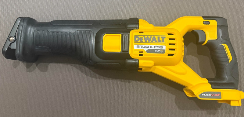 DEWALT DCS389B 60V MAX FLEXVOLT 1-1/8″ Cordless Reciprocating Saw