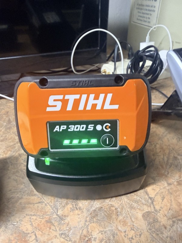 STIHL AP 300 S 36V 7.8Ah Li-Ion Battery W Charger Tested!!! gallery