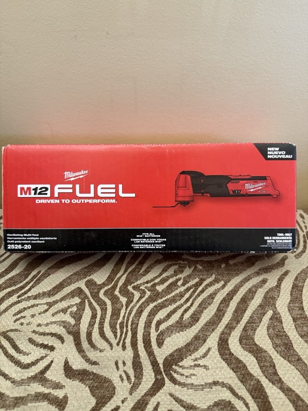Milwaukee 2526-20 M12 FUEL Variable Speed Cordless Oscillating Multi-Tool
