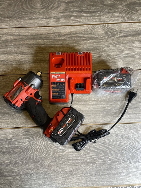 Milwaukee 2967-20 M18 Brushless 1/2 High Torque Impact w/ 2 Batteries + Charger