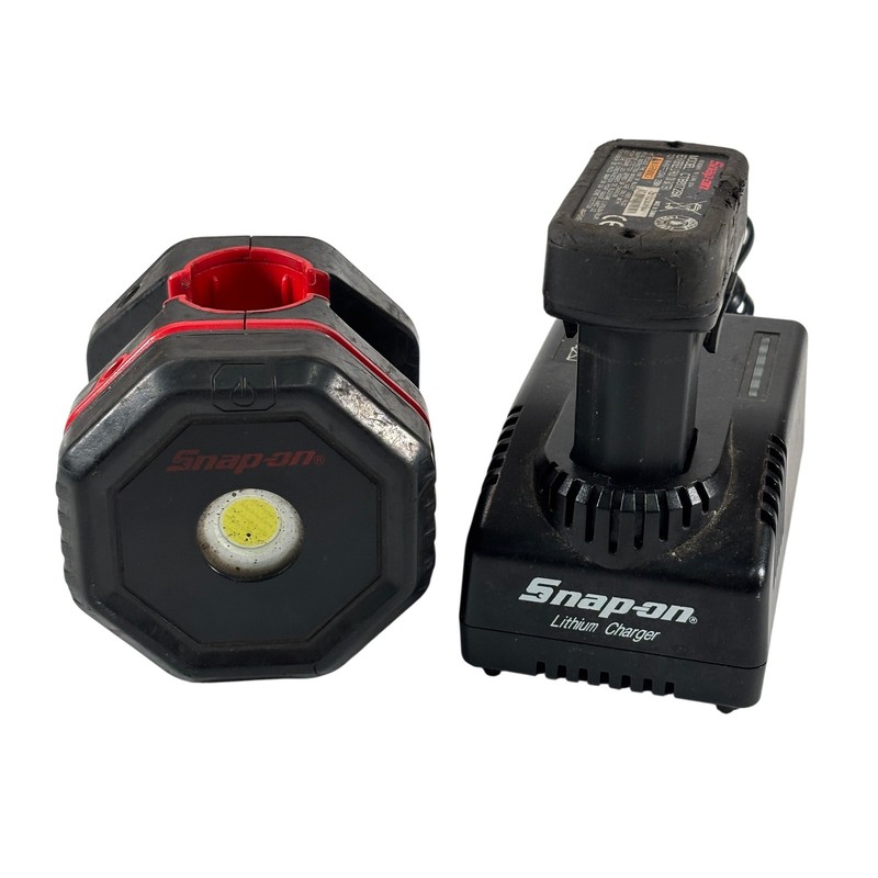 Snap-on Tools CTLFD761 14.4-Volt Li-Ion IP54 Rated Magnetic Base Floodlight