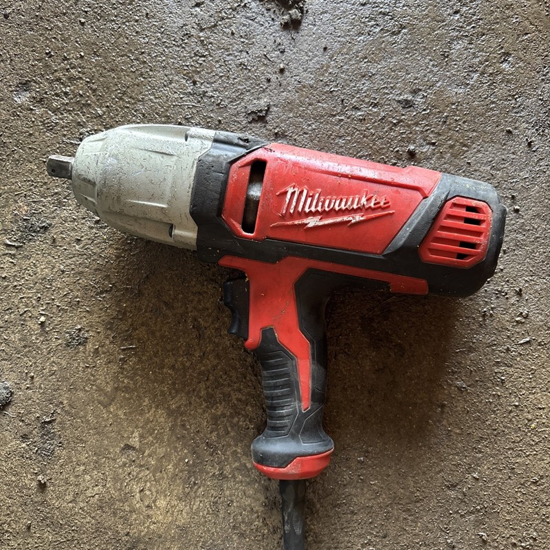 Milwaukee 1/2 in. 7amp Corded Impact Wrench, 300 ft-lbs, Heavy Duty, Red/Black