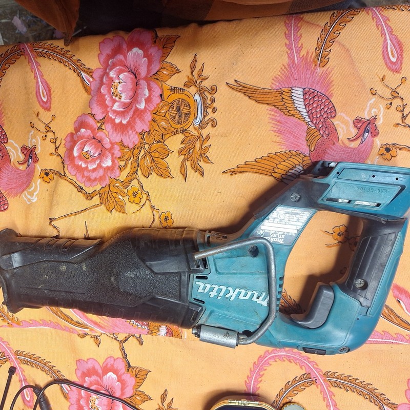 Makita XRJ05Z 18V Cordless Battery Reciprocating Saw