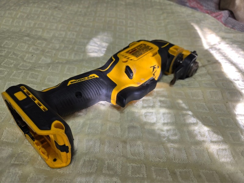 DeWALT DCS354 20V MAX Atomic Brushless Oscillating Multi-Tool Saw Tool Only gallery