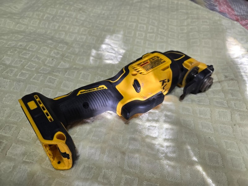 DeWALT DCS354 20V MAX Atomic Brushless Oscillating Multi-Tool Saw Tool Only gallery