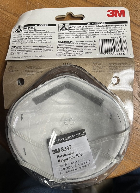 3M R95 Respirator White 1 pc. gallery