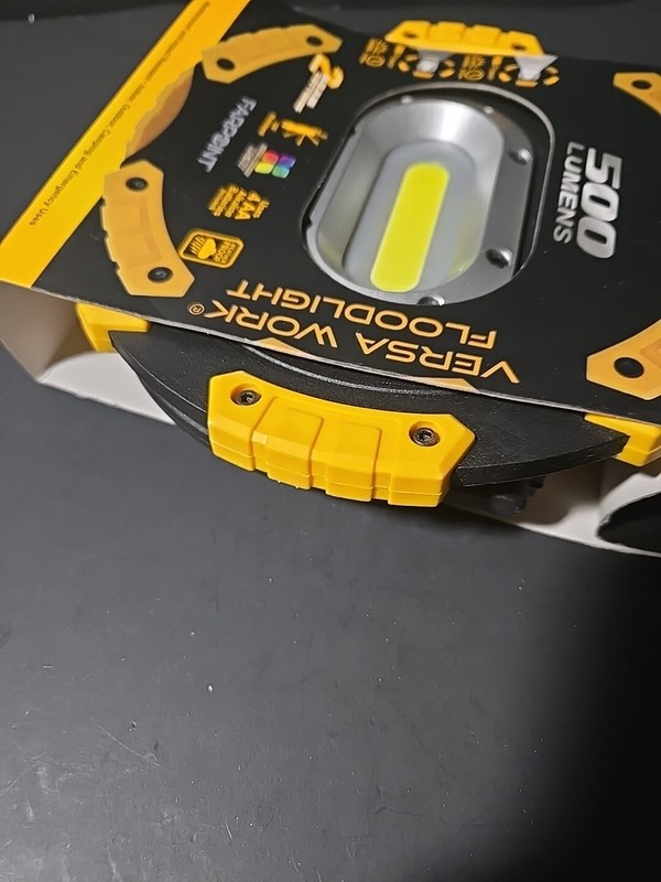 Farpoint Versa Work Floodlight 500 Lumens Weather Proof 180° Kickstand COB TEC gallery