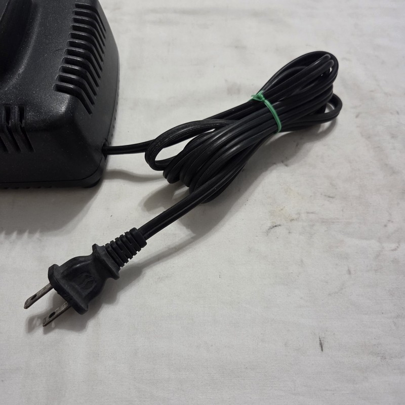DeWalt DW9116 1 Hour NiCd Battery Charger 9.6V - 18V - Tested & Working gallery