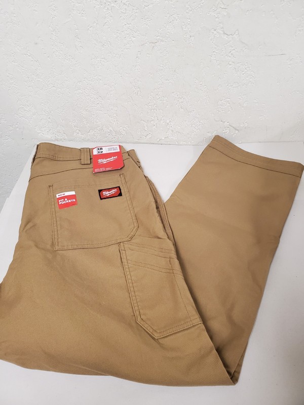 *NWT* Milwaukee Men’s 38 x 32 Khaki Cotton/Polyester Work Pants with 7 Pockets