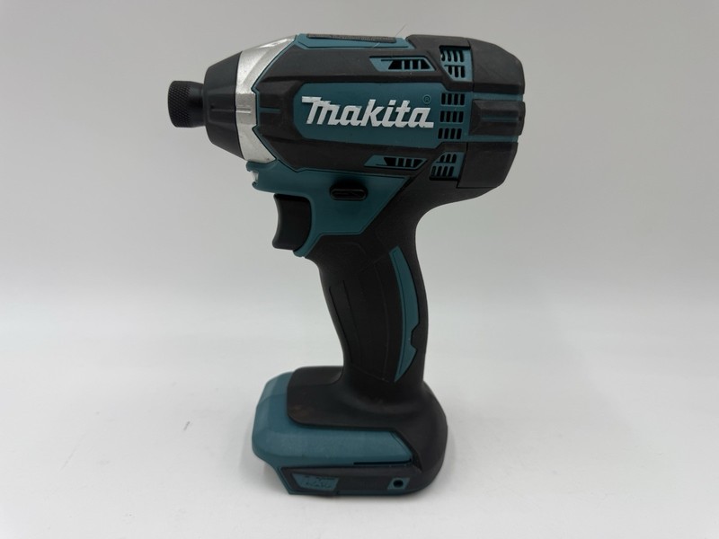 Makita XDT11 18V LXT 1/4″ Variable Speed Impact Driver -TOOL ONLY – MINT