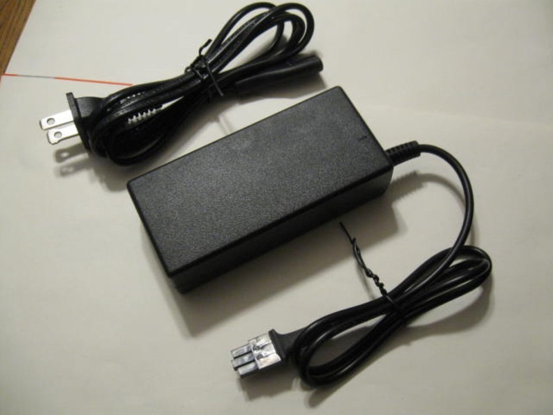 AM Black & Decker ETPCA-P240120U Charger for CMM1200 Cordless Lawnmower. New