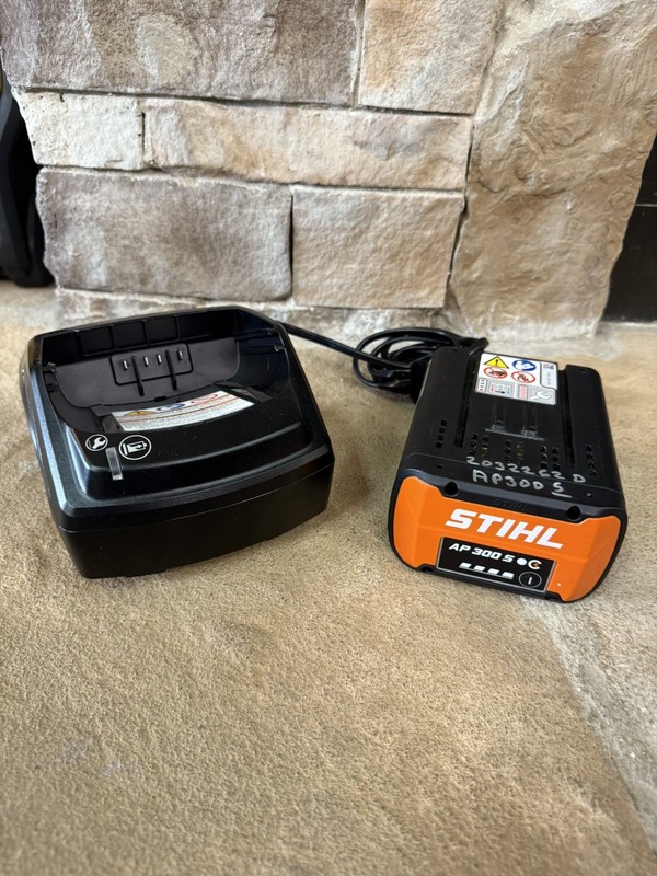 STIHL AP 300 S 36V 7.8Ah Li-Ion Battery W Charger Tested!!!