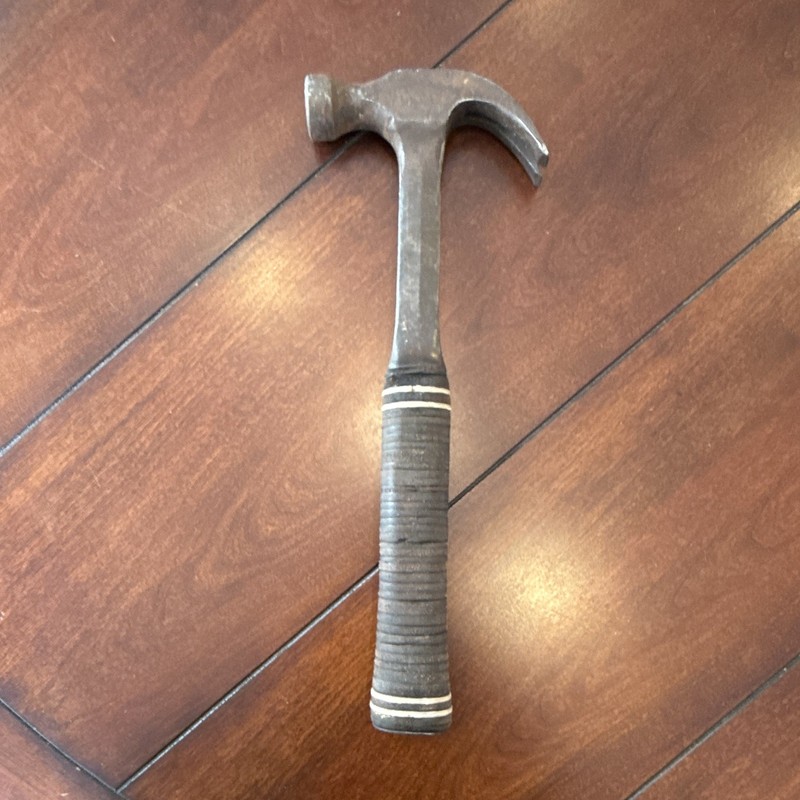 Estwing 10 oz Claw Hammer Leather Handle Steel Head 12 in Gray/Black